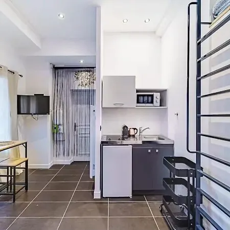 Apartment Cosy Avec Mezzanine, Bien Equipe,