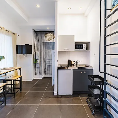Apartment Cocon Avec Mezzanine, Cite Internationale *