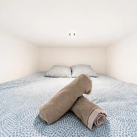 Apartamento Cosy Avec Mezzanine, Bien équipé, Caluire-et-Cuire